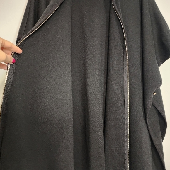 St John Black Wool Poncho Knit cape Minimalist Lagenlook Neutral Luxury luxe - Picture 11 of 15